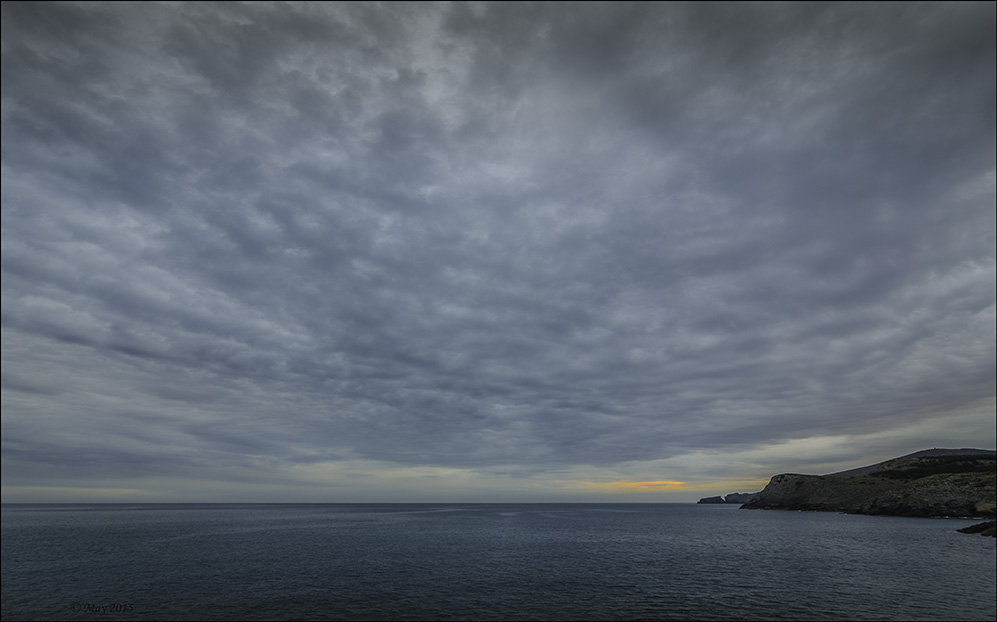 Bajo el cielo... sobre el mar.