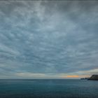 Bajo el cielo... sobre el mar.