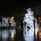 Bajo la lluvia también se prende la Navidad 