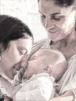 Bajo la mirada de mamá