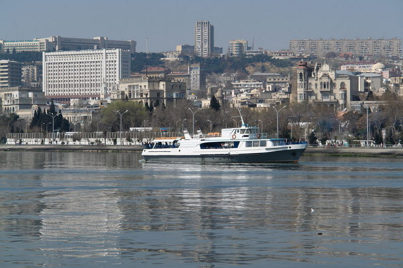 Baku, Pleasure boat.