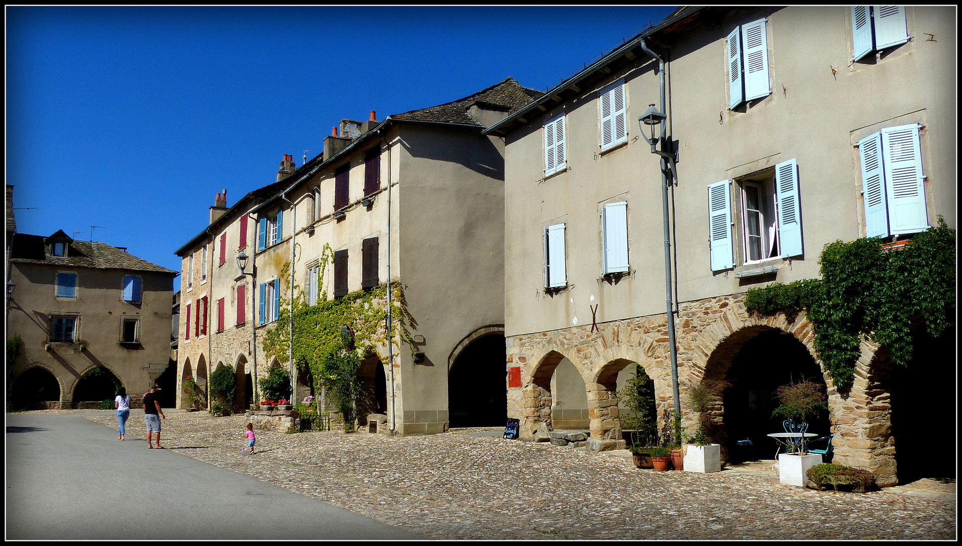 Balade en Aveyron -6 -  ( la petite fille est celle des photos précédentes)