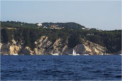 Balade en catamaran   --  Les falaises de Javea, Costa Blanca 