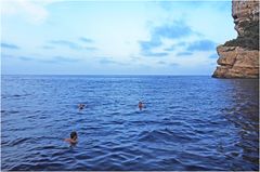 Balade en catamaran   --  Un bain de fin d’après-midi en pleine mer à 26°… !