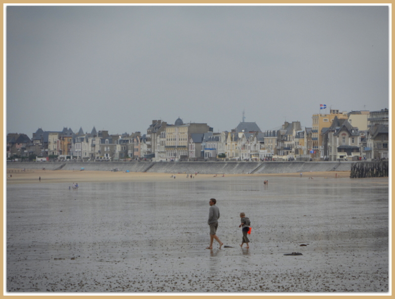 balade sur la plage de St Malo..............