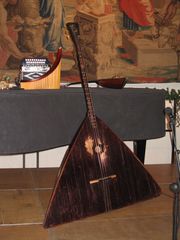 BALALAIKA KONTRABASS