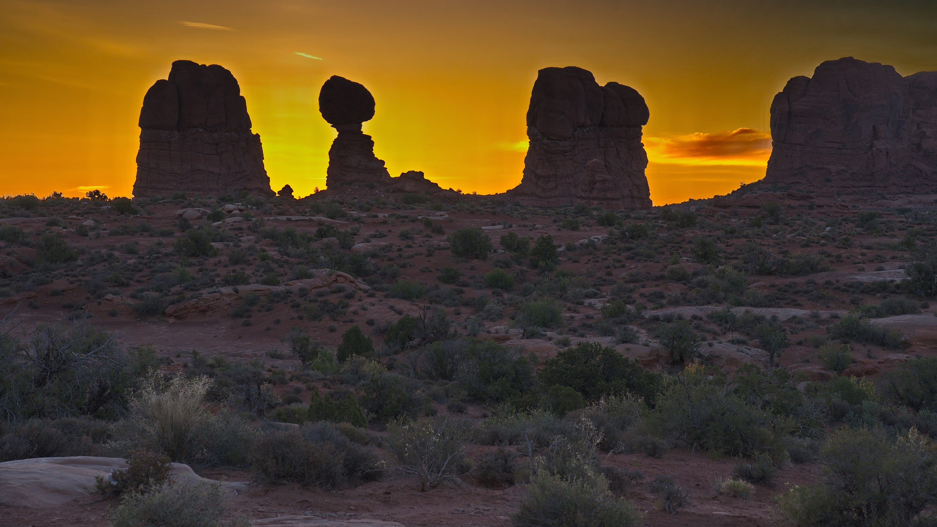 balanced rock 