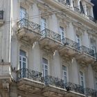 ...balcones antiguos del Hotel Plaza Fuerte...