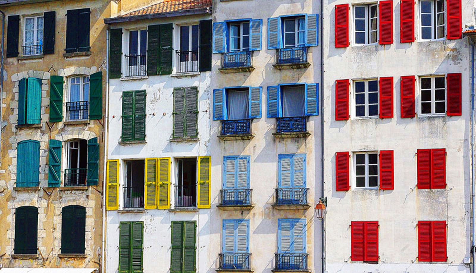 Balcones y ventanas. LXIII.