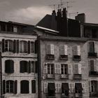 Balcones y ventanas. LXXIV