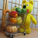 Bald ist Halloween - Der gelbe Bär kauft schon mal ein (1)