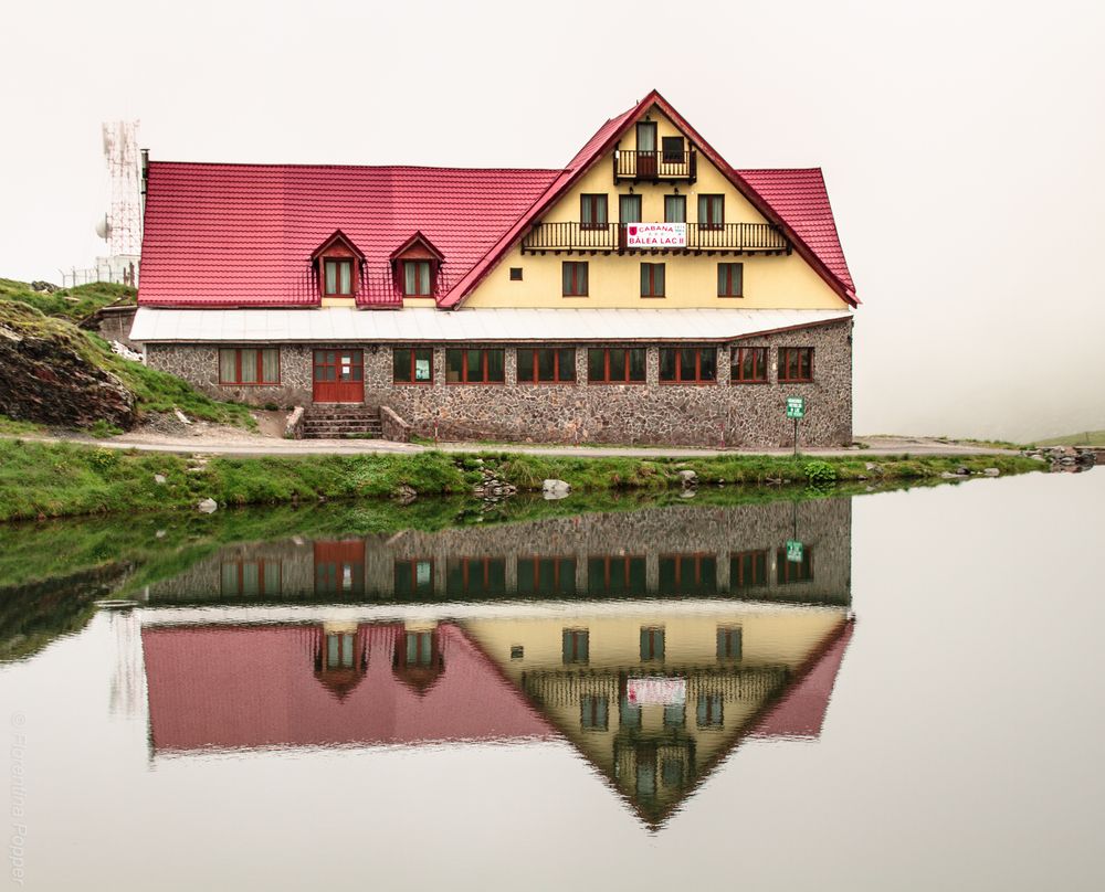 Balea See -  Cbana II- das zweite Haus, im Nebel