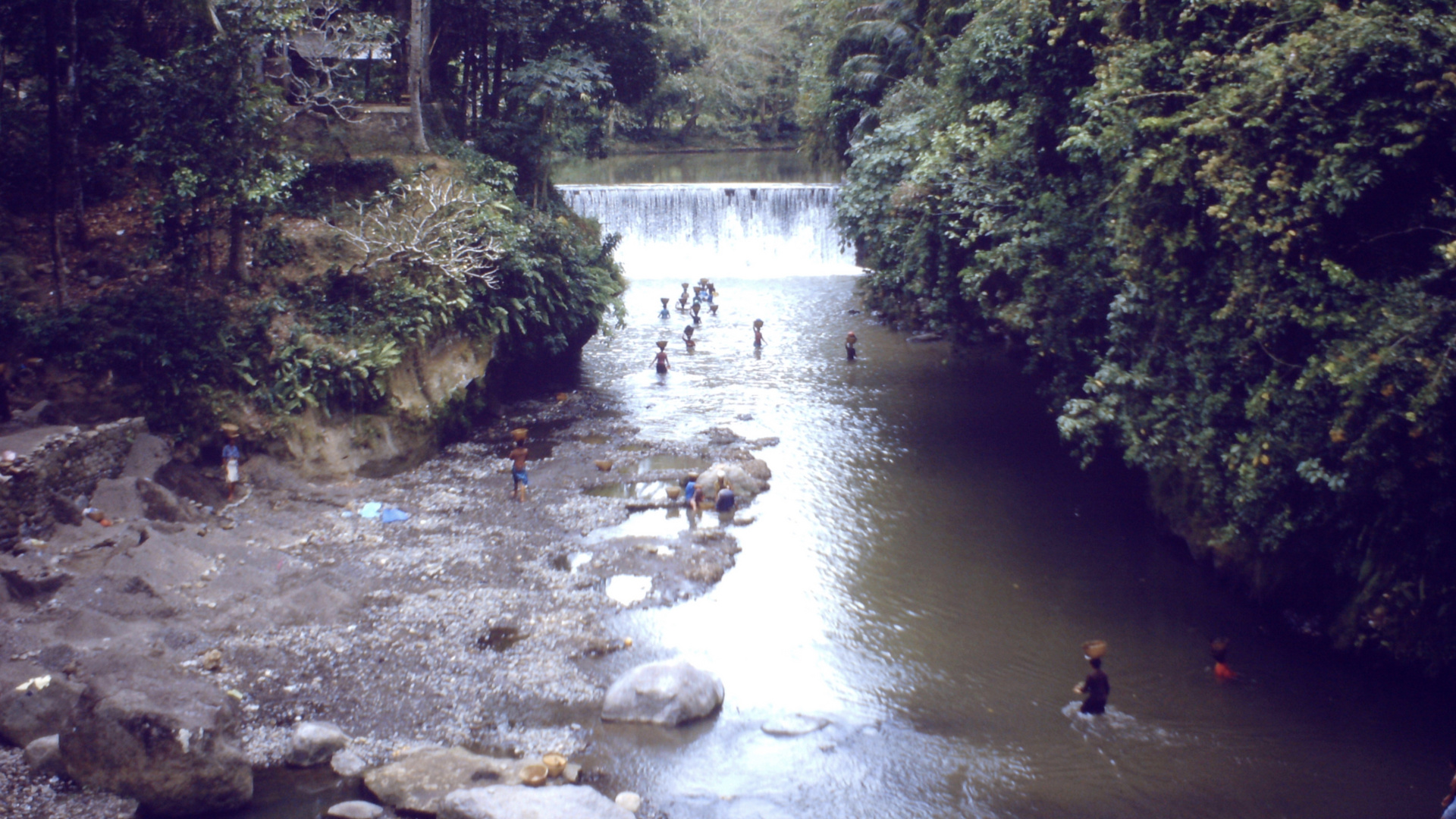 Bali (1983), Abendhygiene