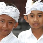 Bali (2011), Brüder