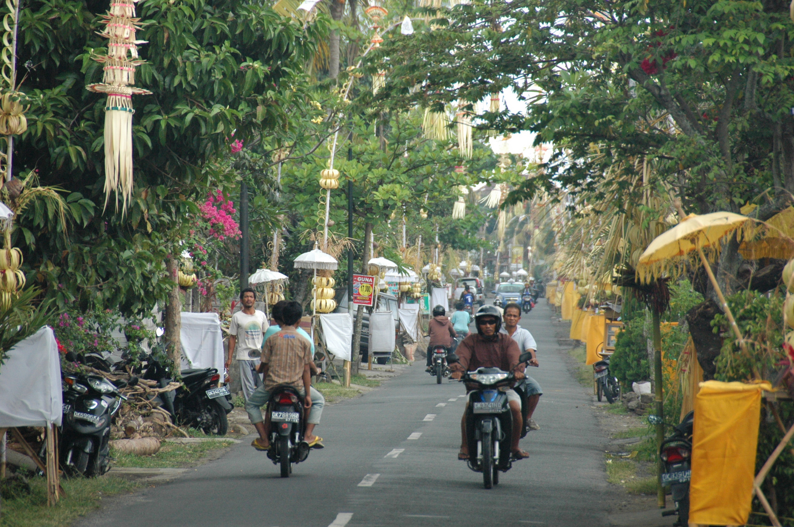 Bali (2011), On the Road