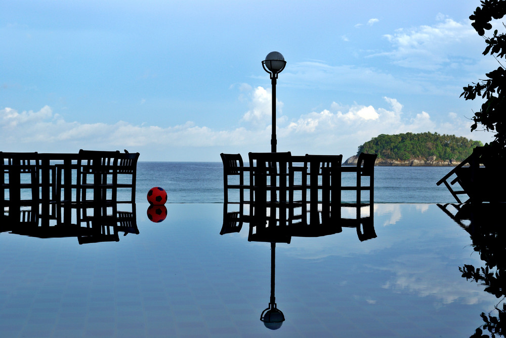 Bali - balon sur piscine calme