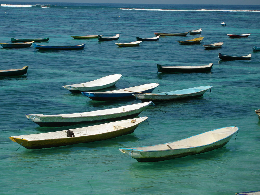 Bali - barques sur la mer