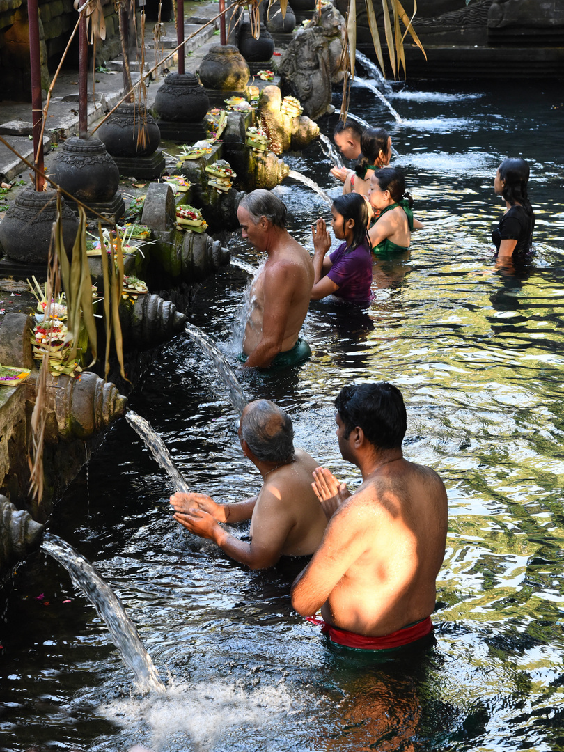 Bali, Erholung für Körper und Geist im Tempel Pura Tirta Empul_