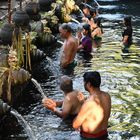 Bali, Erholung für Körper und Geist im Tempel Pura Tirta Empul_