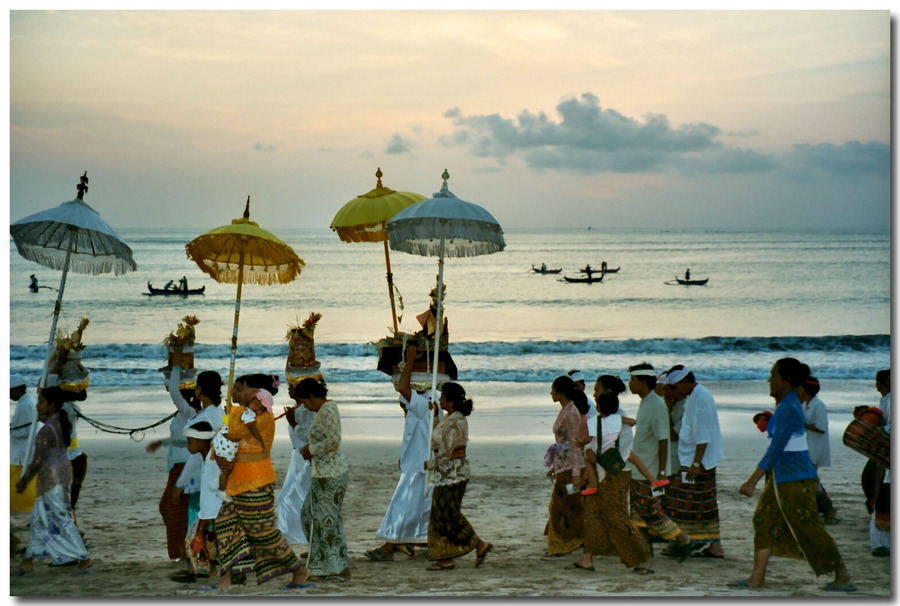 bali - evening at the jb beach