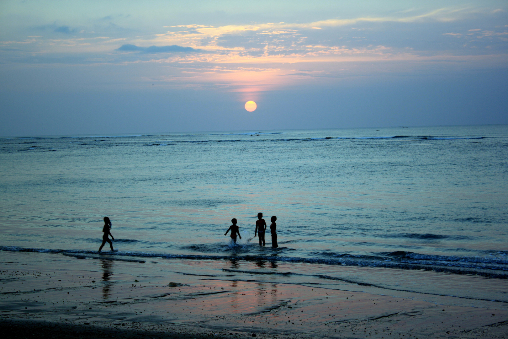 Bali - Kuta Beach in der Dämmerung