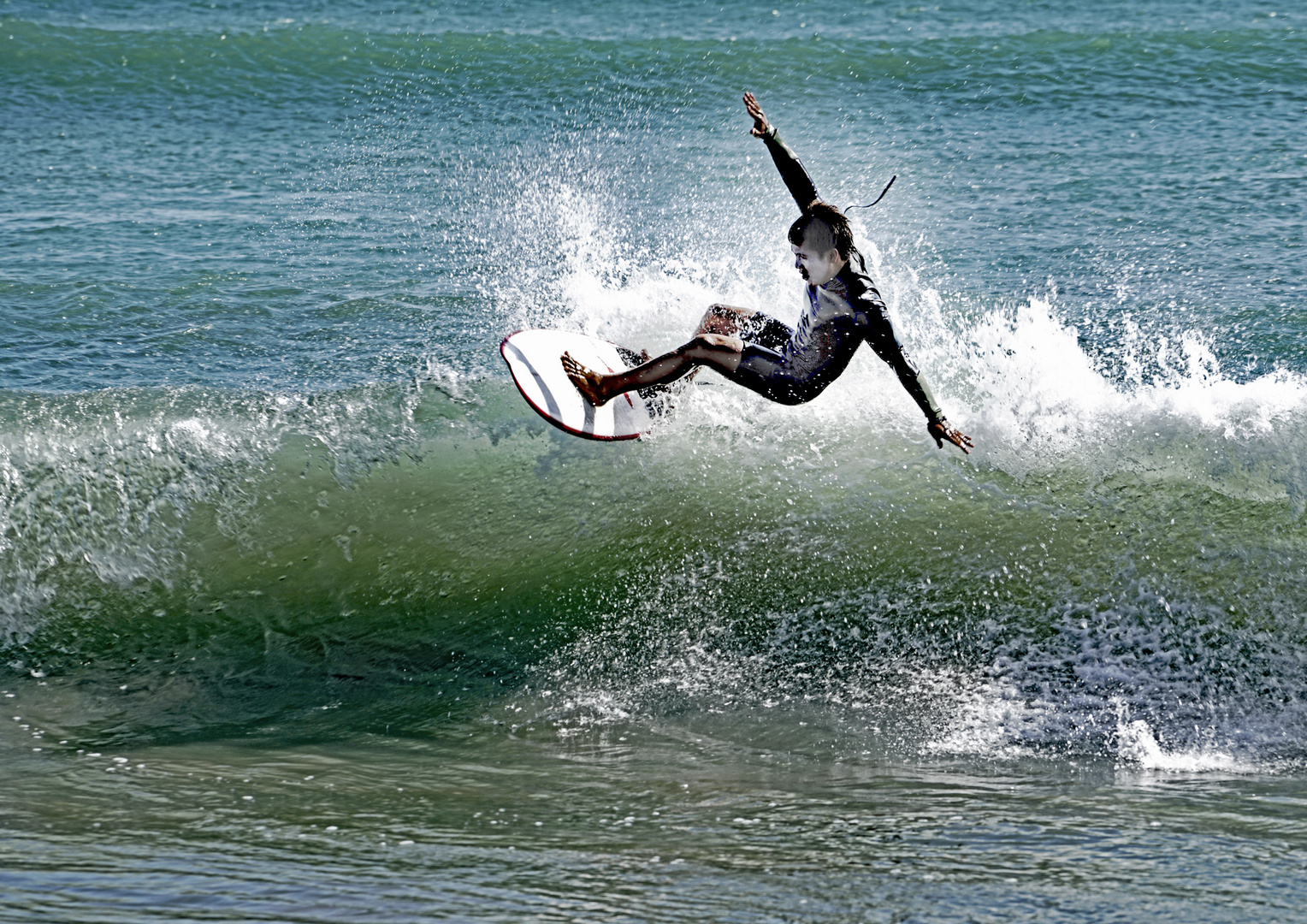 BALI Kuta Surfer