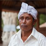 bali man @tempel tirta empul