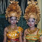 Bali - Mutter und Tochter bei einer Familienzeremonie