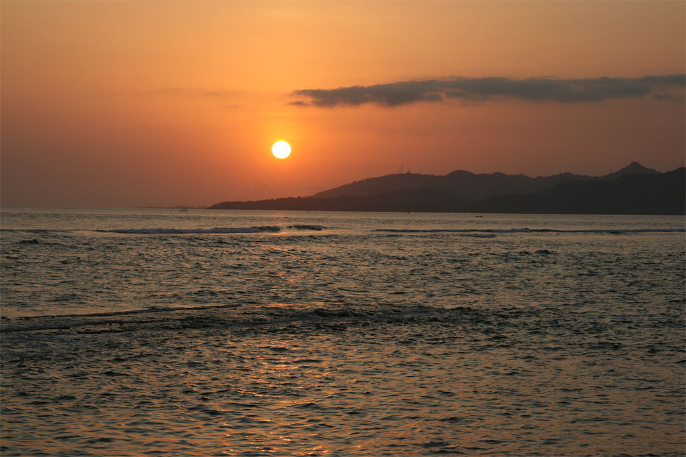 Bali - Sonnenuntergang an der Nordküste 2/3