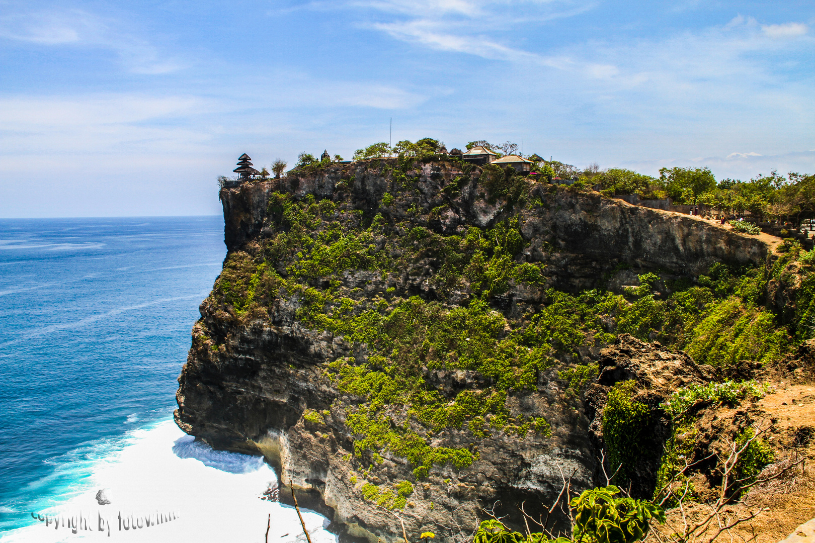 Bali - Steilküste (am Uluwatu-Tempel)