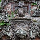 Bali - traditionelle Steinmetzkunst in Ubud