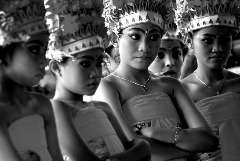 balinese dancers