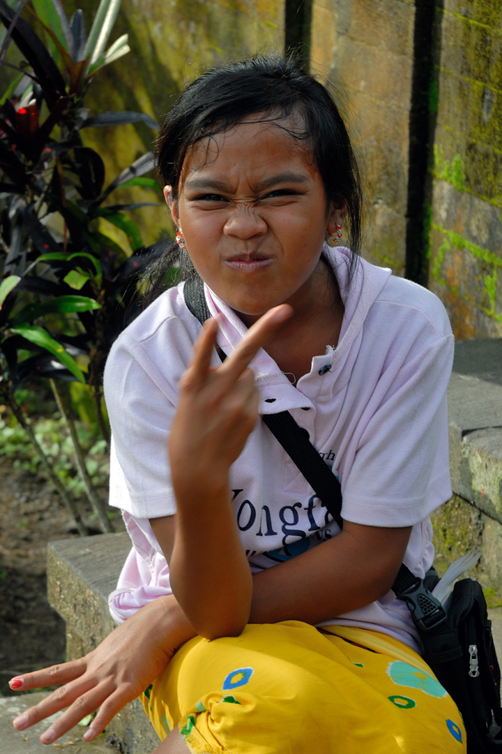 Balinese girl explains the language