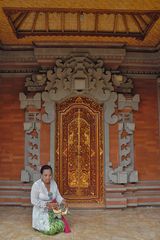 Balinese hostess for thirteen years