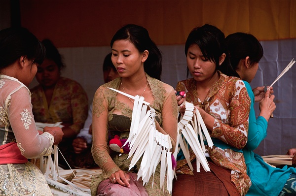 Balinesische Frauen bei der Arbeit
