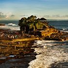 Balinesische Impressionen 12 (Pura Tanah Lot; Abendstimmung bei Ebbe)