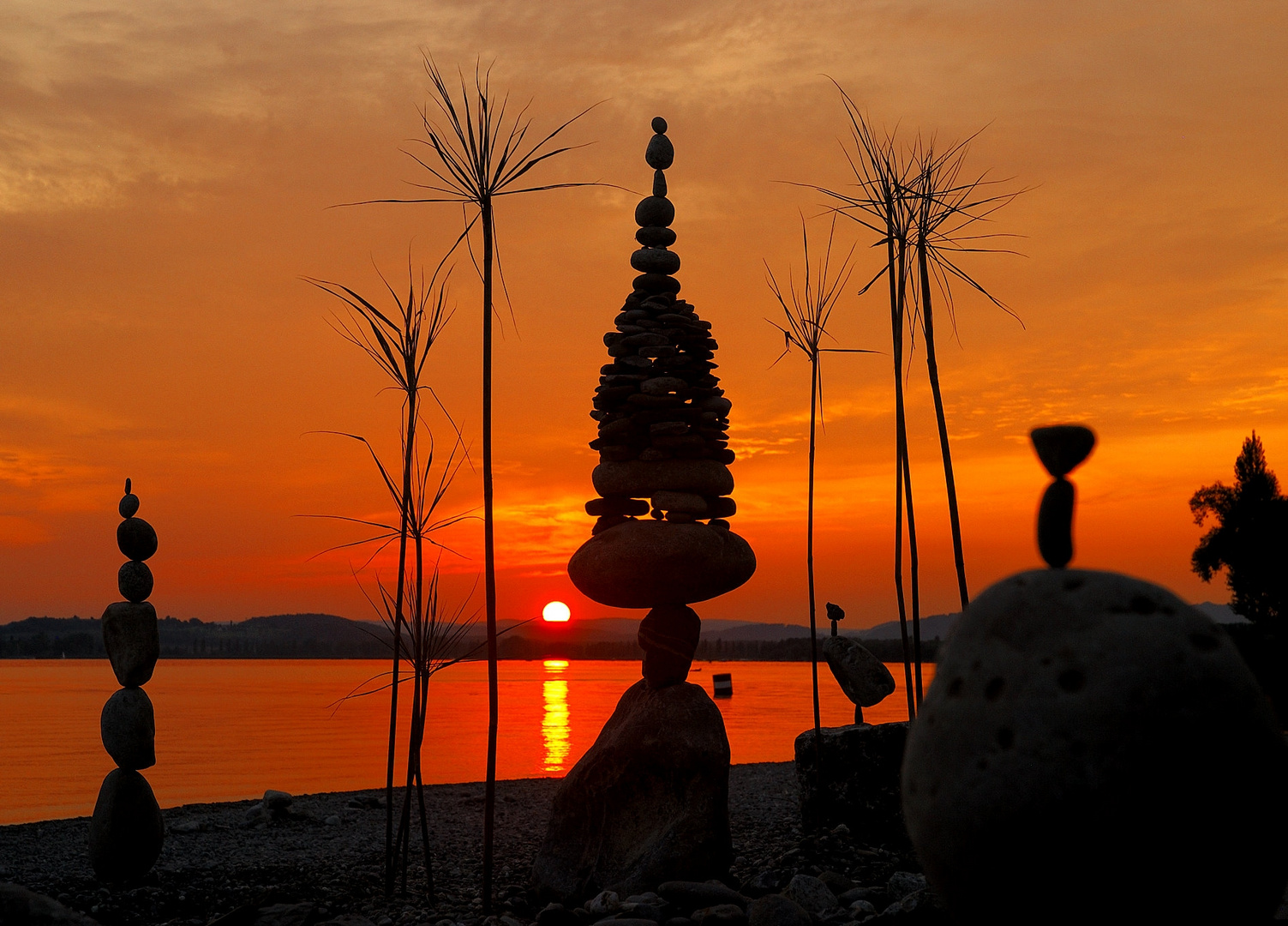 Balinesische Skulpturen am Bodensee