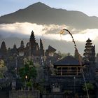 Bali´s Muttertempel "Pura Besakih" beim Sonnenaufgang, Indonesien