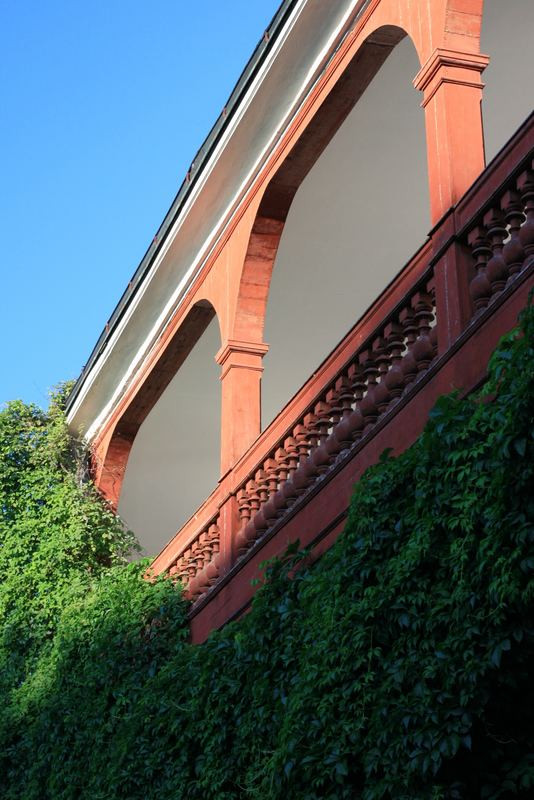 Balkon im Schlosspark Ambras