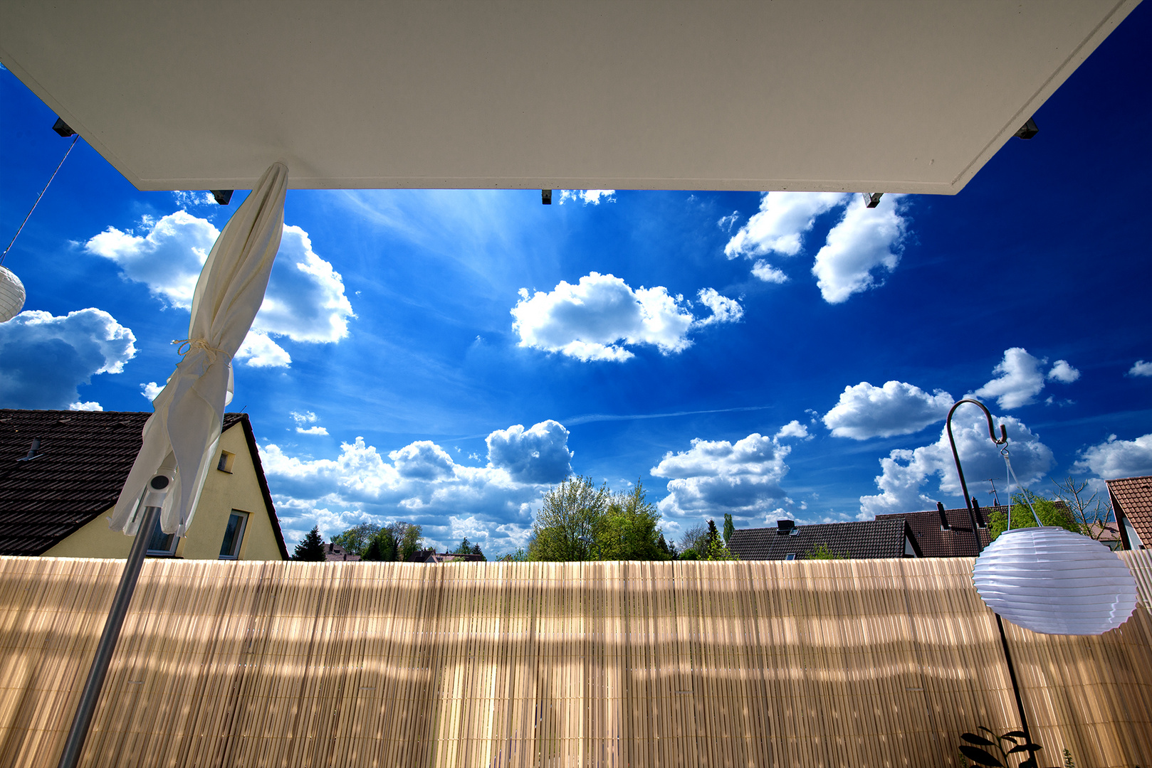 Balkon mit Himmel