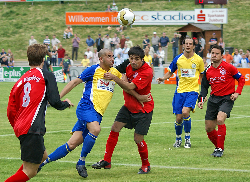 Ball im Blick... Foto & Bild | sport, ballsport, fußball Bilder auf fotocommunity