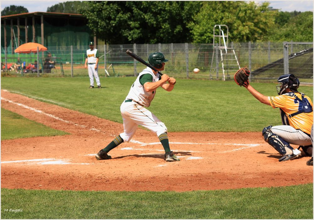 Ball zu hoch... Foto & Bild sport, ballsport, baseball Bilder auf