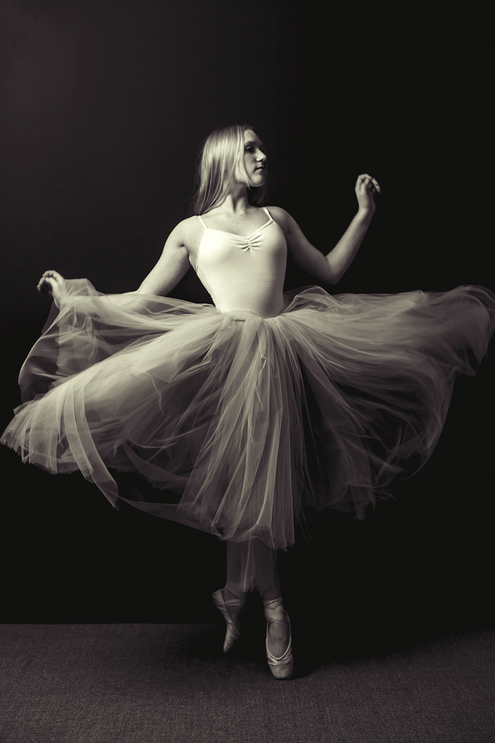 Ballet Dancer II