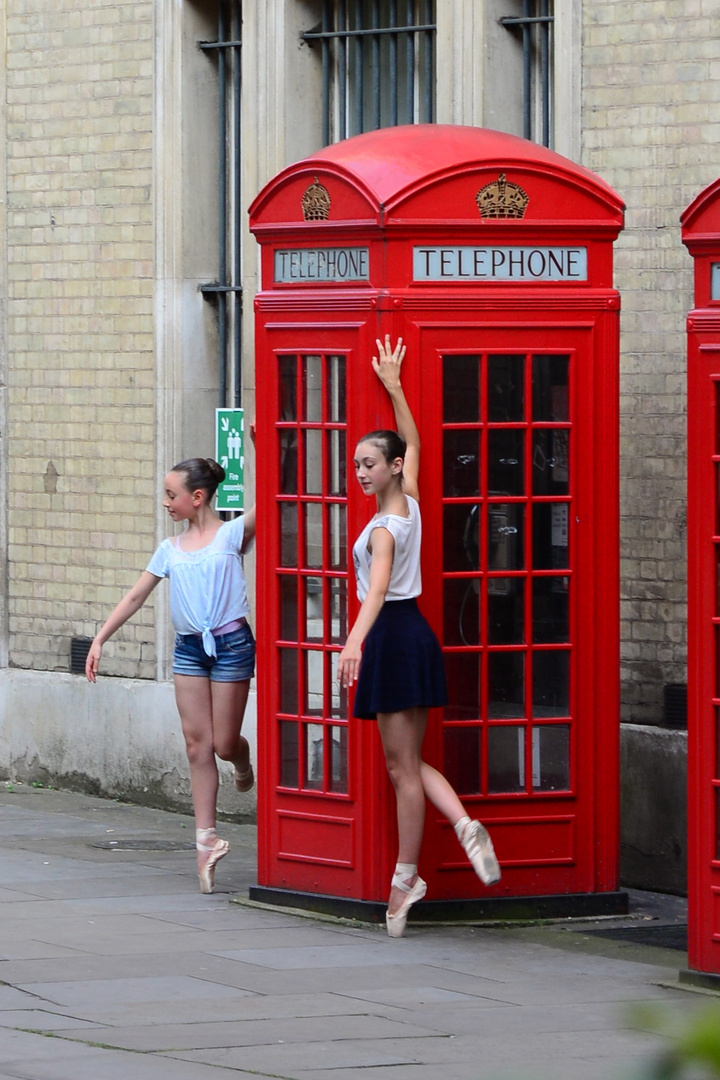 Ballet dancers in London City