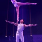 Ballet on shoulder - Akrobatik Ballett - Feuerwerk der Turnkunst 2016 9478