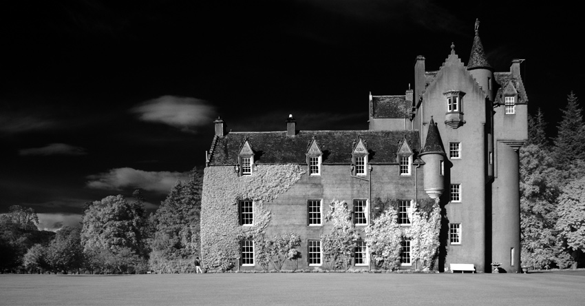 Ballindalloch Castle