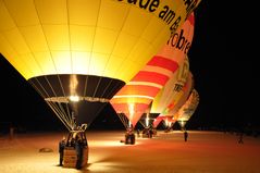 Ballon Glühen im Takt zur Musik von J. Strauss.