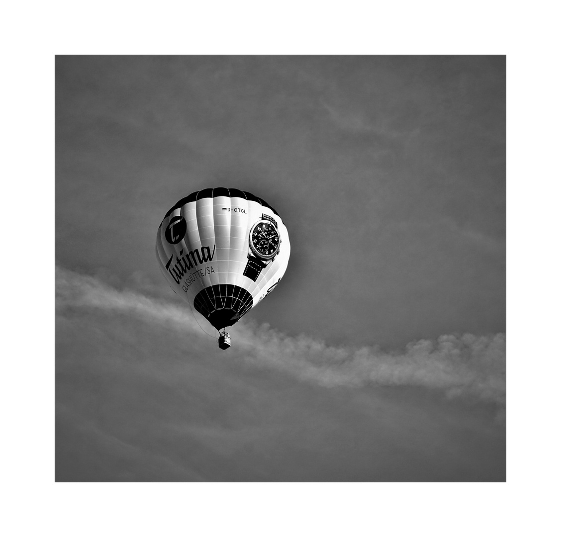 Ballon mit Uhr