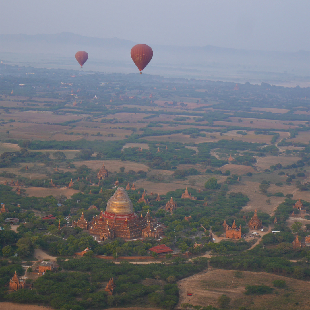 Ballon über Bagan 