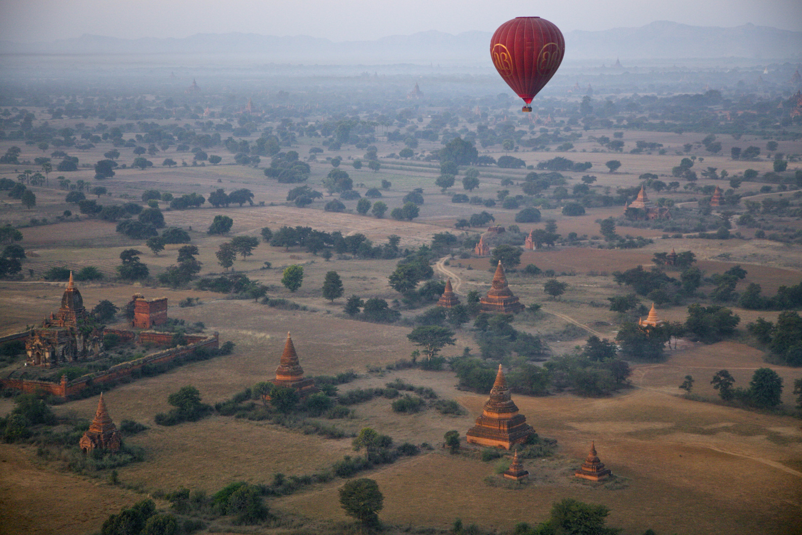 Ballon über Bagan